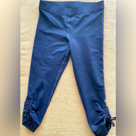 Lululemon size 4 denim like crop leggings size 4 - Picture 1 of 7